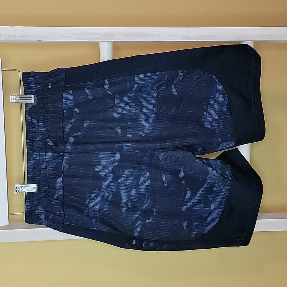 Adidas Shorts XL 18/20 - Picture 4 of 8